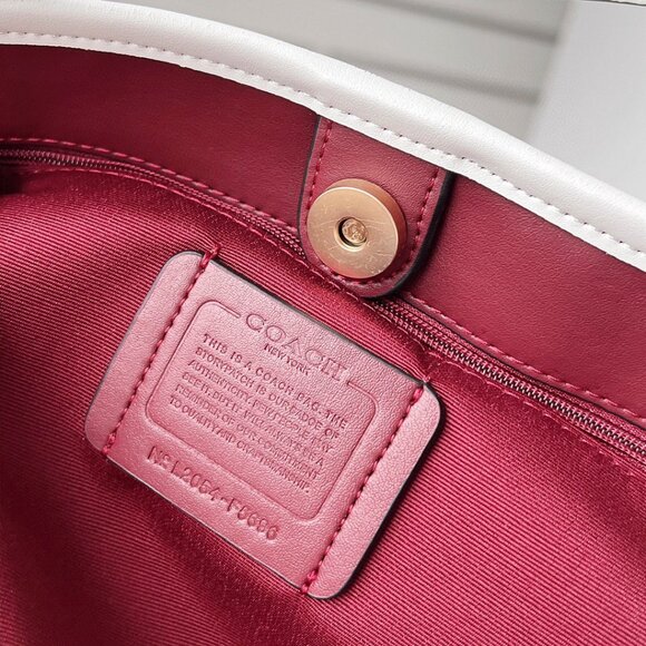 Coach City Tote Bag in Signature Canvas - Picture 8 of 9